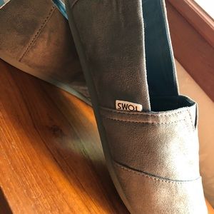 Toms shoes